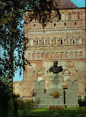 Pozharsky monument in Suzdal